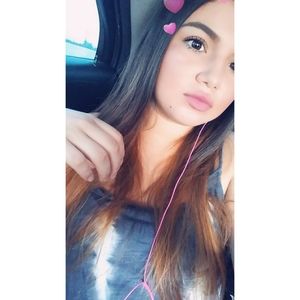 Meet your Posher, Daniella